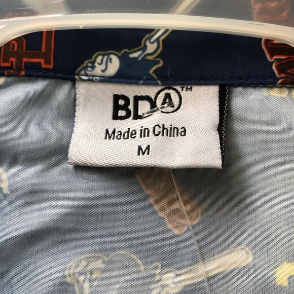 Men’s San Diego Padres Button Down Shirt NWOT - Picture 5 of 5